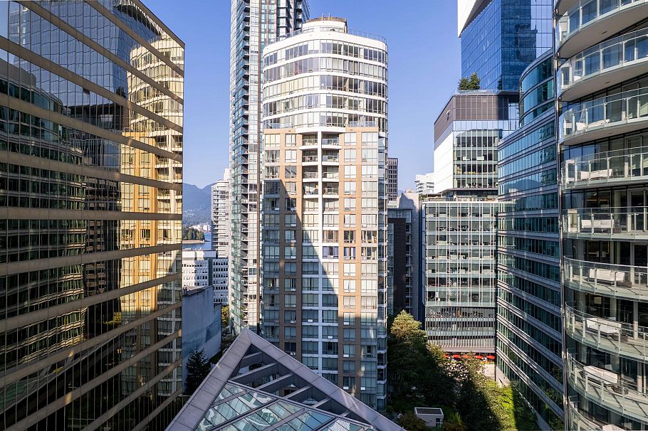 2702 1166 Melville Street Vancouver, BC - 5