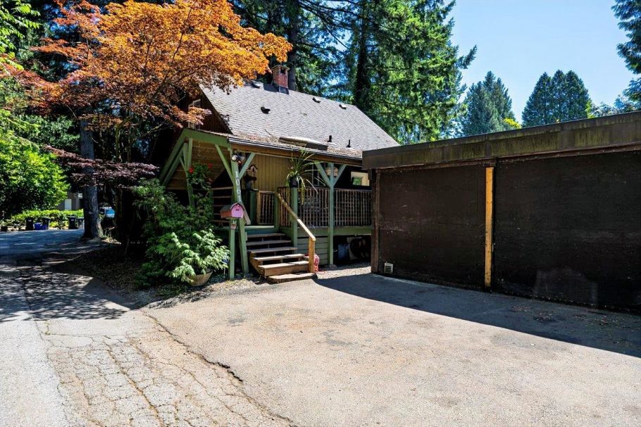 1061 Gladwin Drive North Vancouver, BC - 4