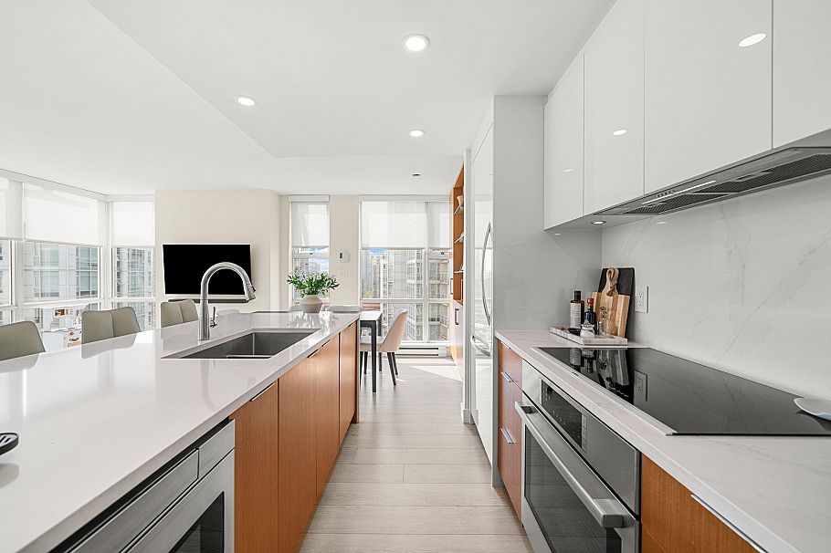 1501 193 Aquarius Mews Vancouver, BC - 10