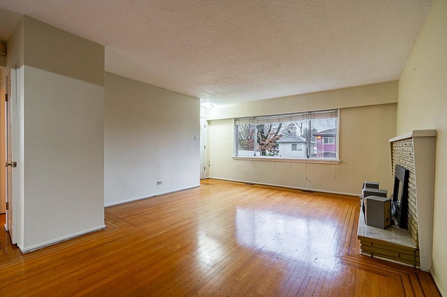 1174 Kelowna Street Vancouver, BC - 9