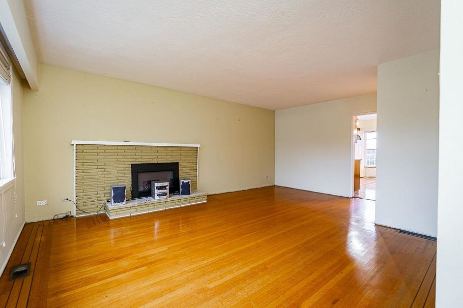 1174 Kelowna Street Vancouver, BC - 8