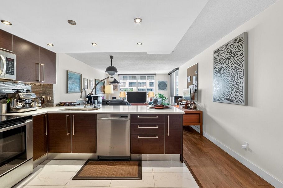 801 1500 Howe Street Vancouver, BC - 5