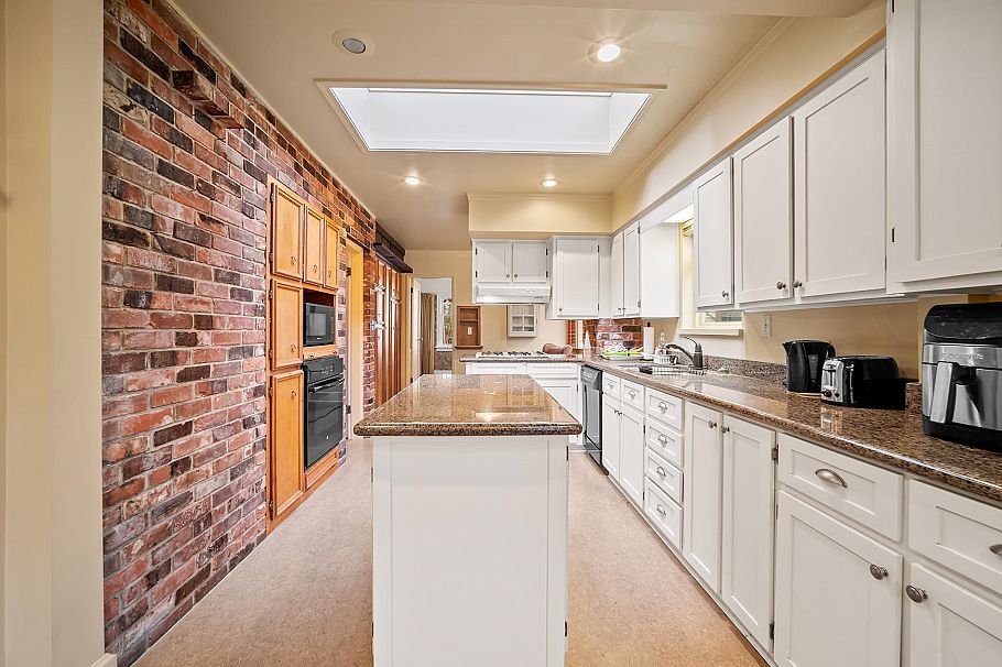 3537 W 31st Avenue Vancouver, BC - 12