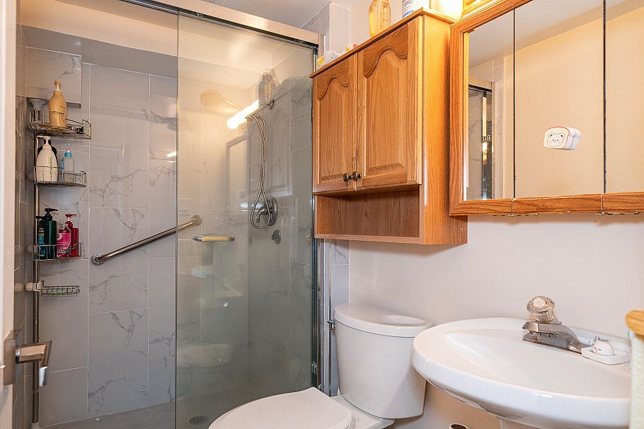 1989 W King Edward Avenue Vancouver, BC - 38