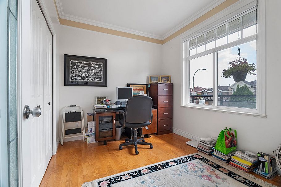 339 E 63rd Avenue Vancouver, BC - 18