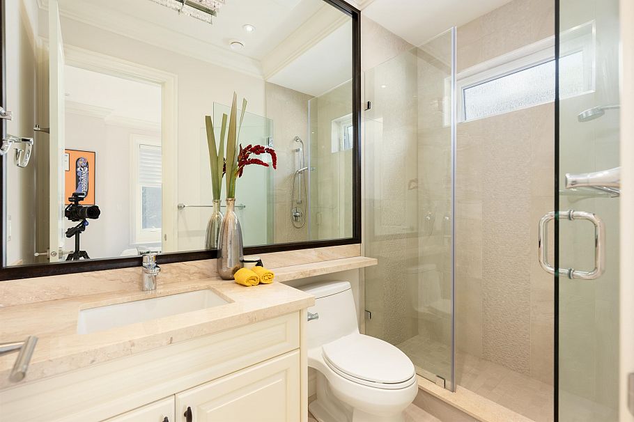 4043 W 11th Avenue Vancouver, BC - 26