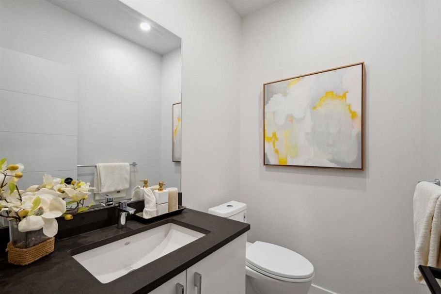 2512 Fraser Street Vancouver, BC - 10