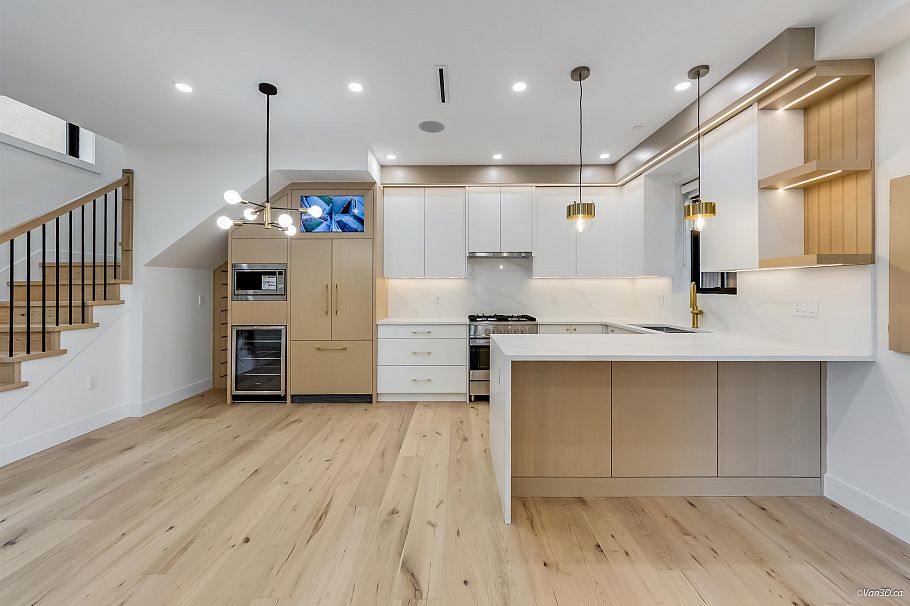 1 150 E 51 Avenue Vancouver, BC - 8