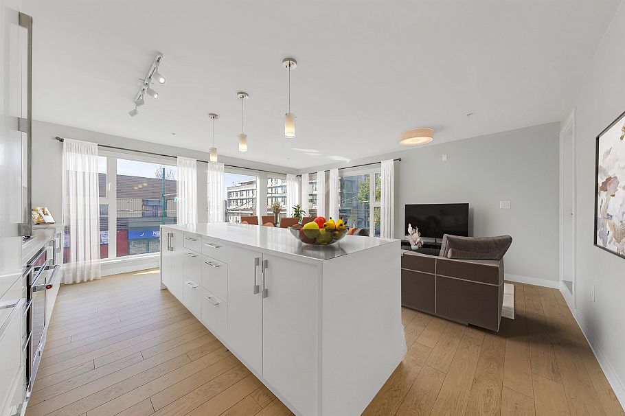 202 2508 Fraser Street Vancouver, BC - 3