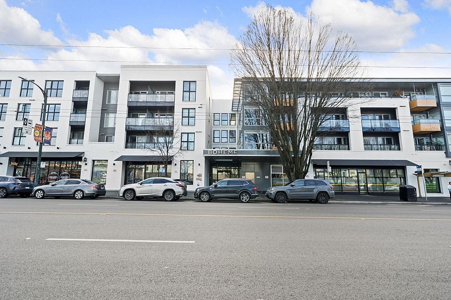 419 1588 E Hastings Street Vancouver, BC - 3