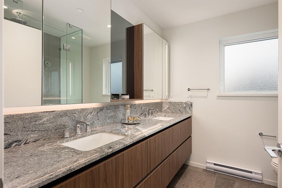 173 805 W 49th Avenue Vancouver, BC - 27