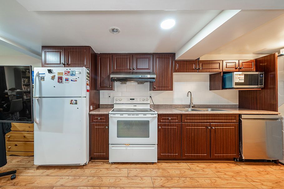 1989 W King Edward Avenue Vancouver, BC - 37