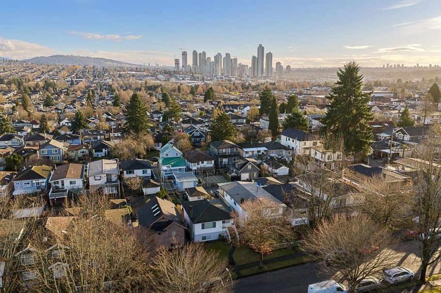 1174 Kelowna Street Vancouver, BC - 6