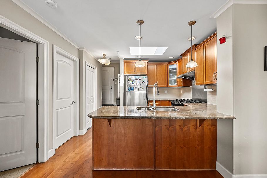 406 2103 W 45th Avenue Vancouver, BC - 7