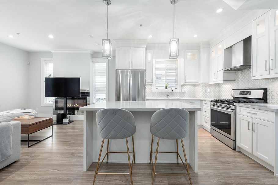 2496 Brock Street Vancouver, BC - 8