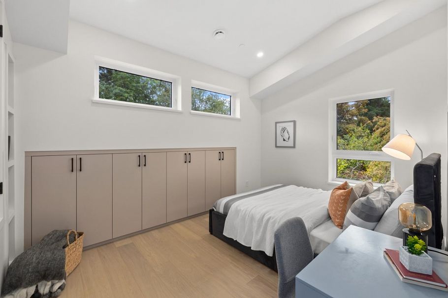 2430 W 49th Avenue Vancouver, BC - 26