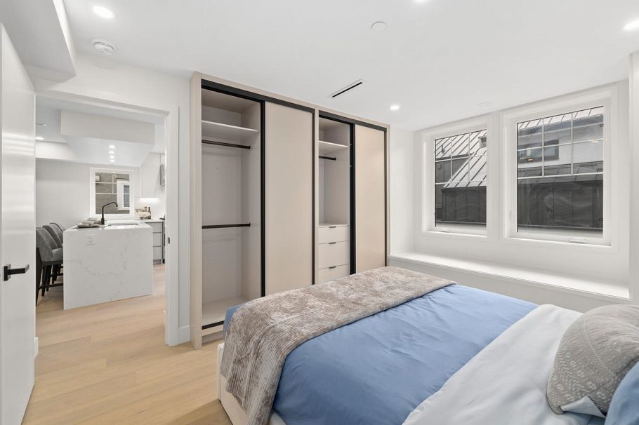 2436 W 49th Avenue Vancouver, BC - 16