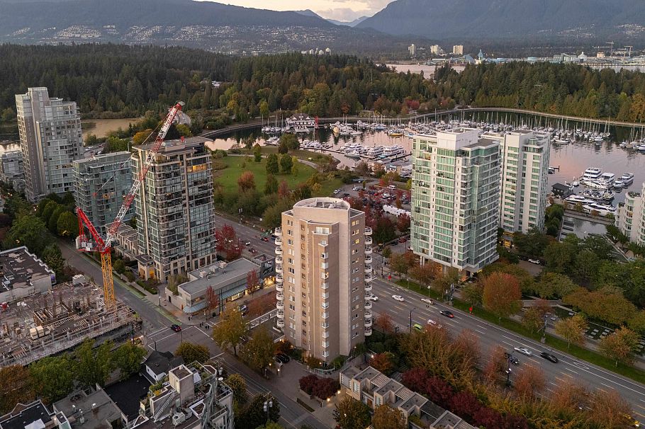 201 1788 W Georgia Street Vancouver, BC - 37