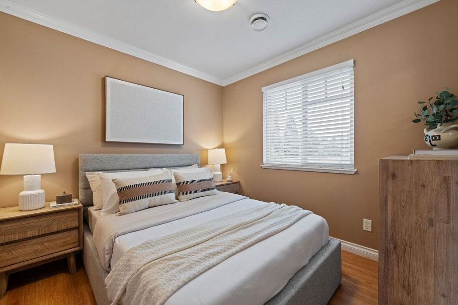 1254 E 11th Avenue Vancouver, BC - 12