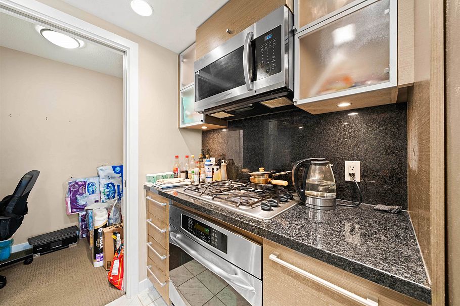 1908 833 Seymour Street Vancouver, BC - 13