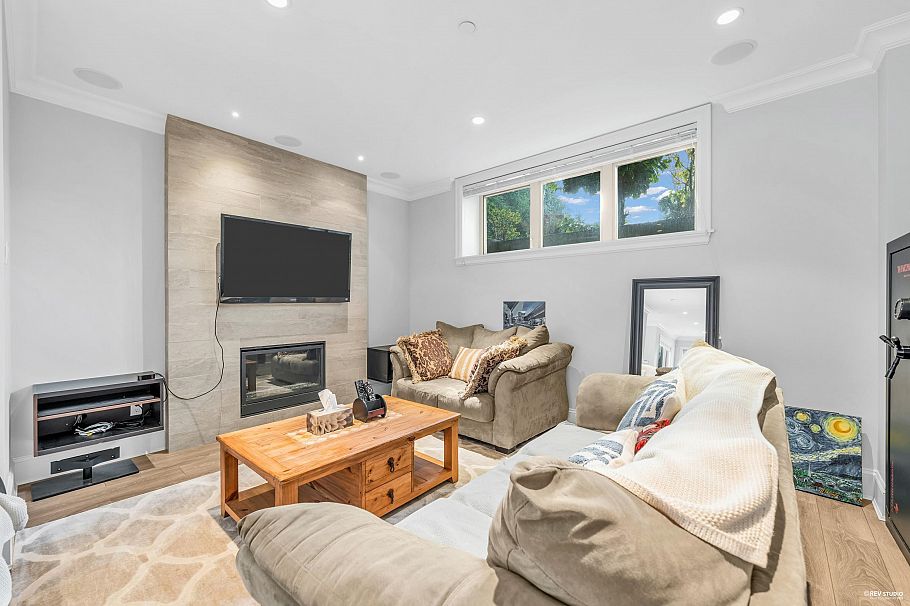 7458 Maple Street Vancouver, BC - 31