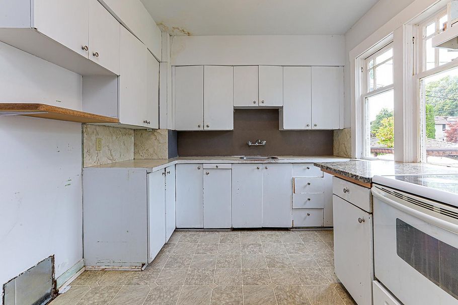 4557 W 14th Avenue Vancouver, BC - 10