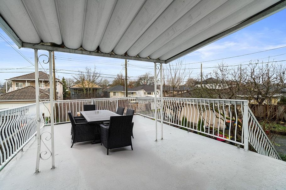 2611 Parker Street Vancouver, BC - 8