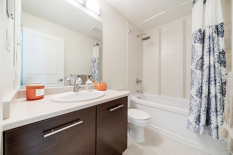 25 550 Browning Place North Vancouver, BC - 26