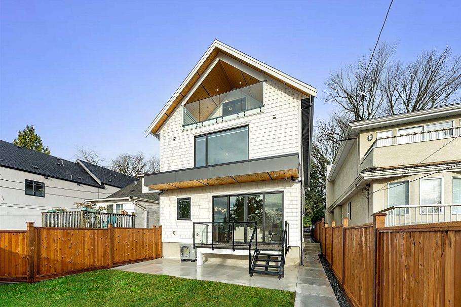 2 3218 W 38th Avenue Vancouver, BC - 24