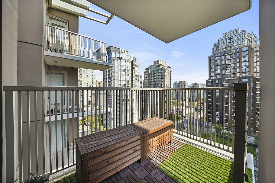 1708 1055 Richards Street Vancouver, BC - 4