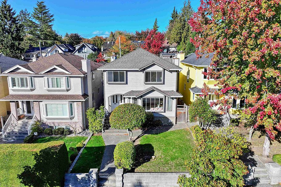 2133 W 49th Avenue Vancouver, BC - 1