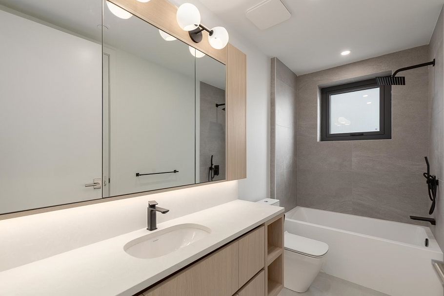 2 3186 W 11th Avenue Vancouver, BC - 17