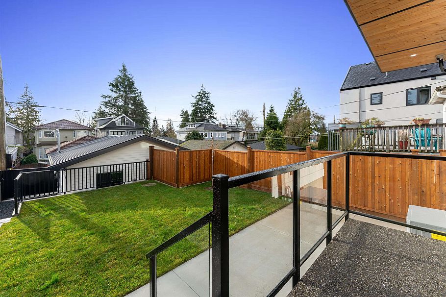 2 3218 W 38th Avenue Vancouver, BC - 27