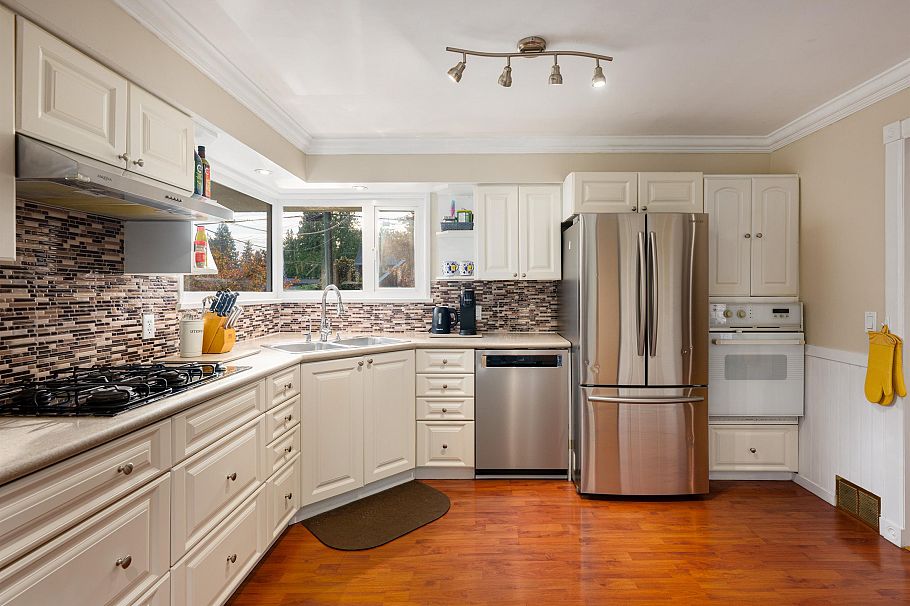 3658 Loraine Avenue North Vancouver, BC - 14