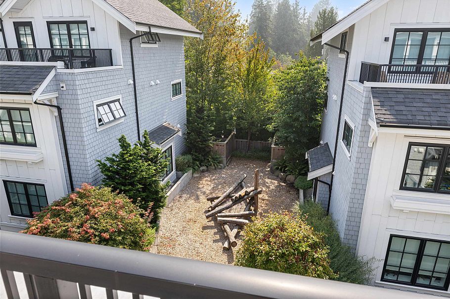6 1133 Ridgewood Drive North Vancouver, BC - 22