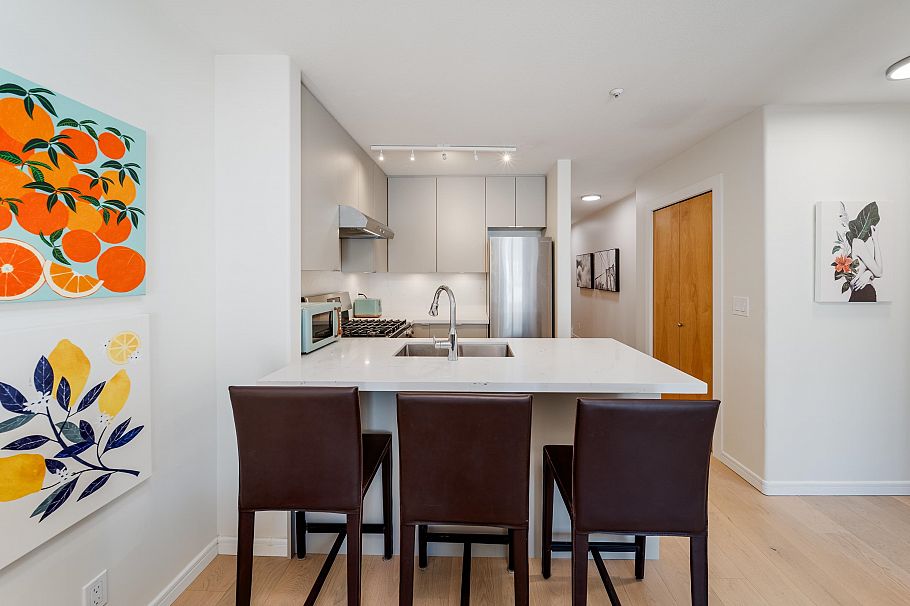 404 2688 Vine Street Vancouver, BC - 2