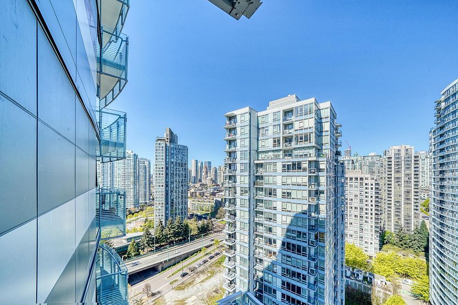 2006 89 Nelson Street Vancouver, BC - 22