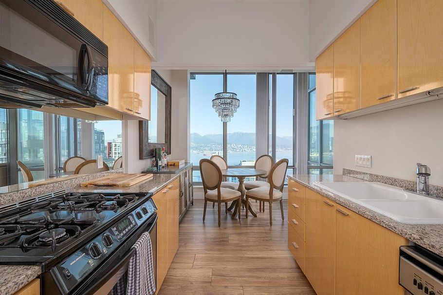 PH2 1288 W Georgia Street Vancouver, BC - 12