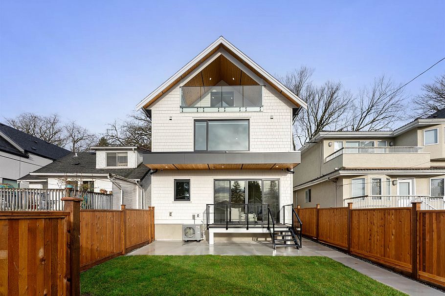 2 3218 W 38th Avenue Vancouver, BC - 25