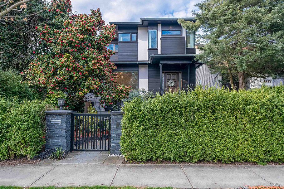 3781 W 24th Avenue Vancouver, BC - 2