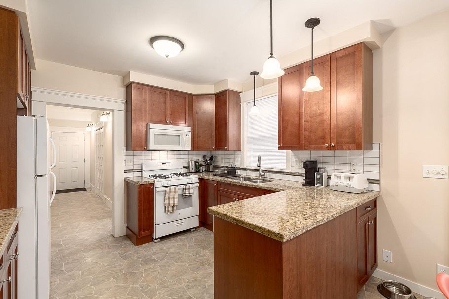 832 Salsbury Drive Vancouver, BC - 6