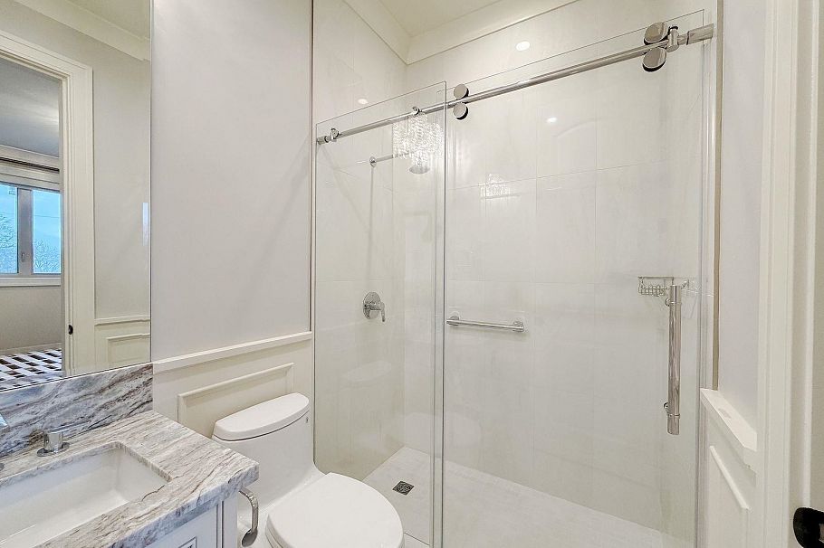 3393 W 30th Avenue Vancouver, BC - 21