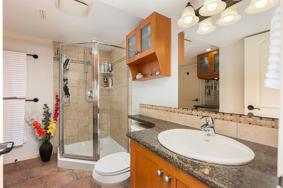 3658 Loraine Avenue North Vancouver, BC - 27