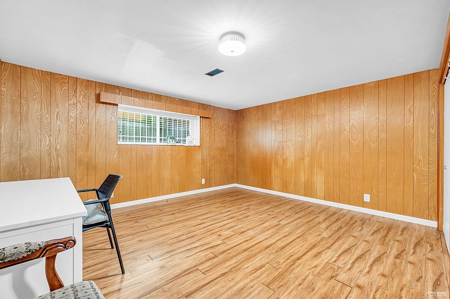 2056 W 29th Avenue Vancouver, BC - 26