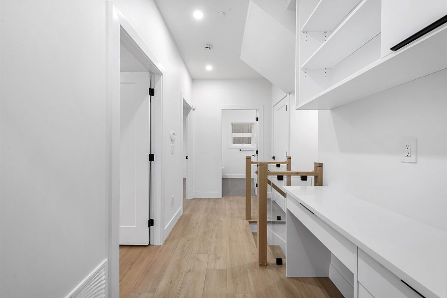 2 1160 Rossland Street Vancouver, BC - 18