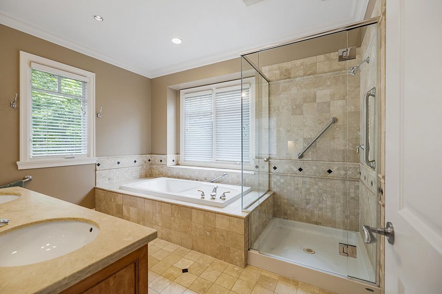 3111 W 42nd Avenue Vancouver, BC - 28