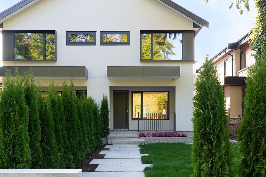 4475 Wallace Street Vancouver, BC - 2