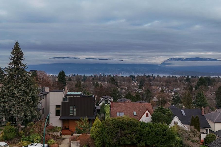 3558 W 15th Avenue Vancouver, BC - 8