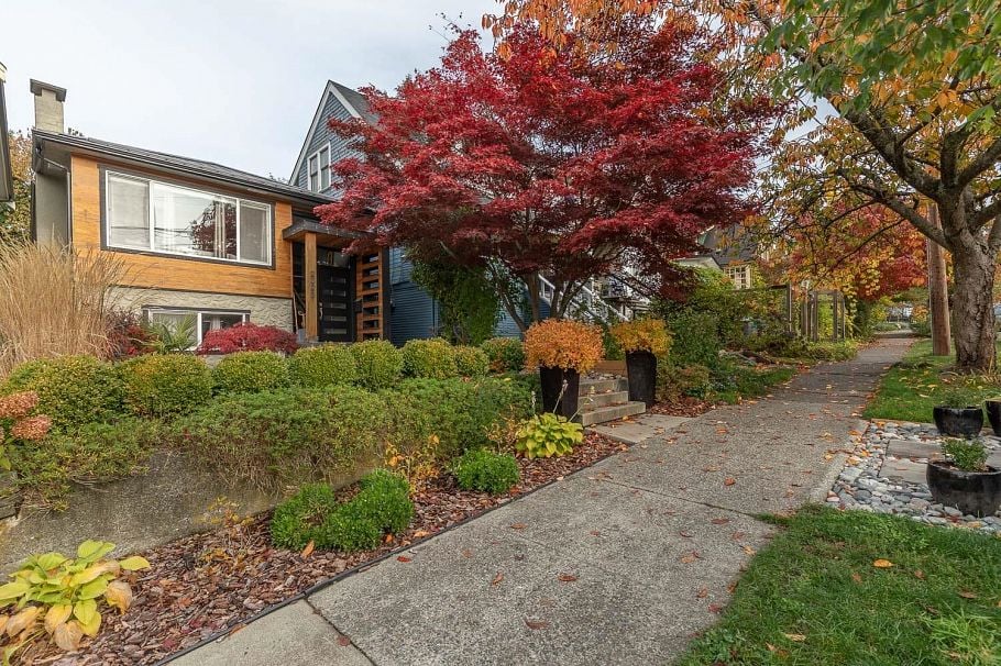 2023 Charles Street Vancouver, BC - 1