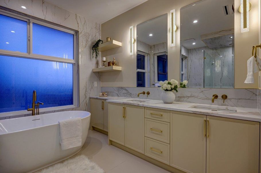 361 E 22nd Street North Vancouver, BC - 21